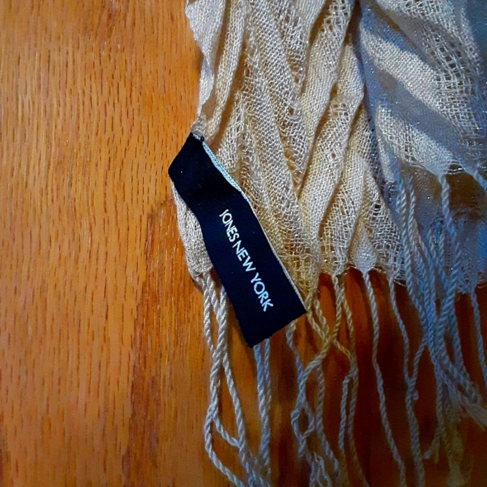 Scarfs - Picture 2 of 8
